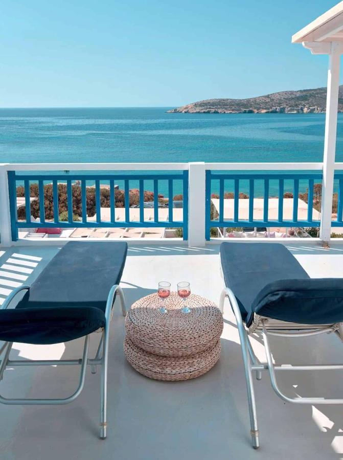 Blue Dolphin Antiparos Villas And Suites Agios Georgios  Экстерьер фото