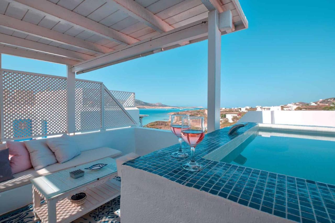 Blue Dolphin Antiparos Villas And Suites Agios Georgios  Экстерьер фото