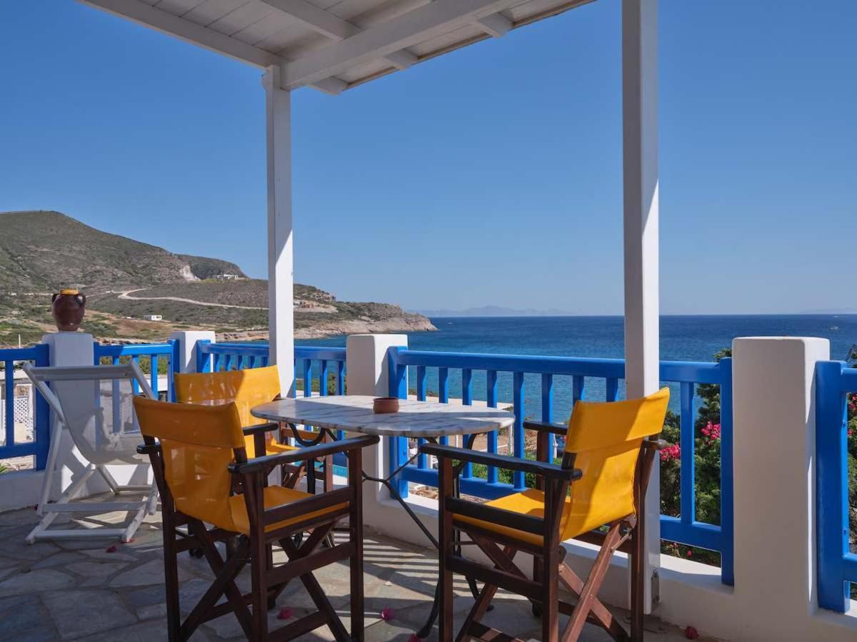 Blue Dolphin Antiparos Villas And Suites Agios Georgios  Экстерьер фото