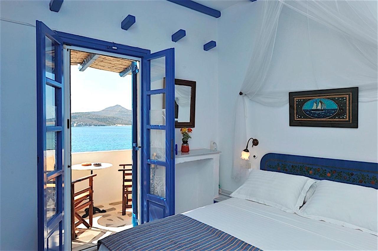 Blue Dolphin Antiparos Villas And Suites Agios Georgios  Экстерьер фото