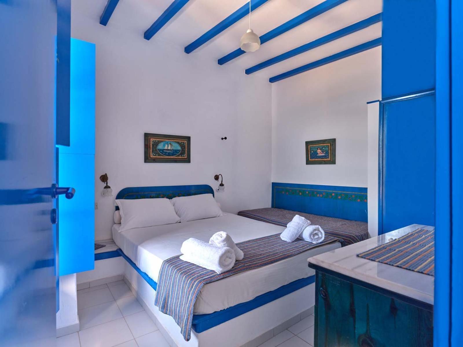 Blue Dolphin Antiparos Villas And Suites Agios Georgios  Экстерьер фото