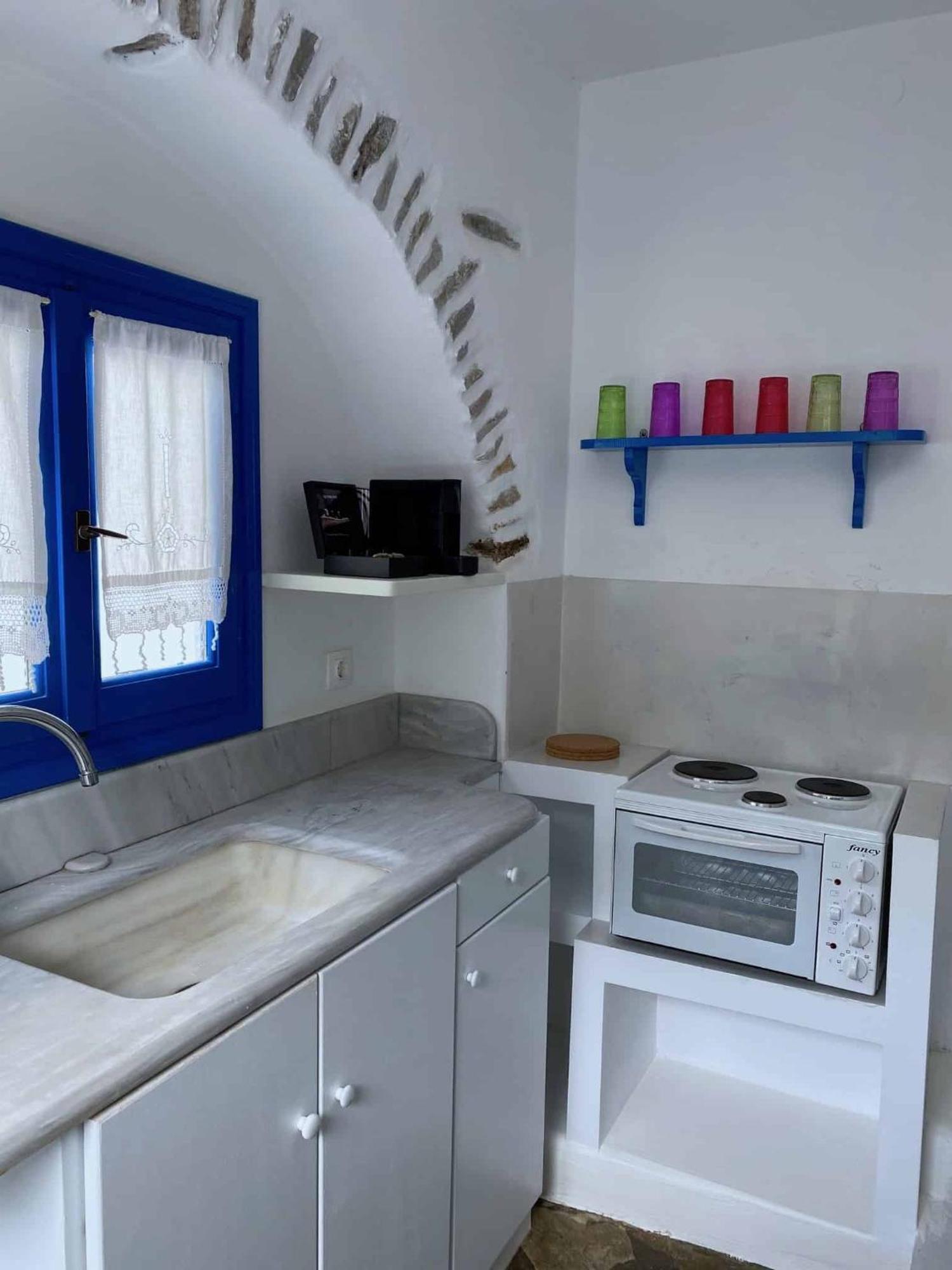 Blue Dolphin Antiparos Villas And Suites Agios Georgios  Экстерьер фото