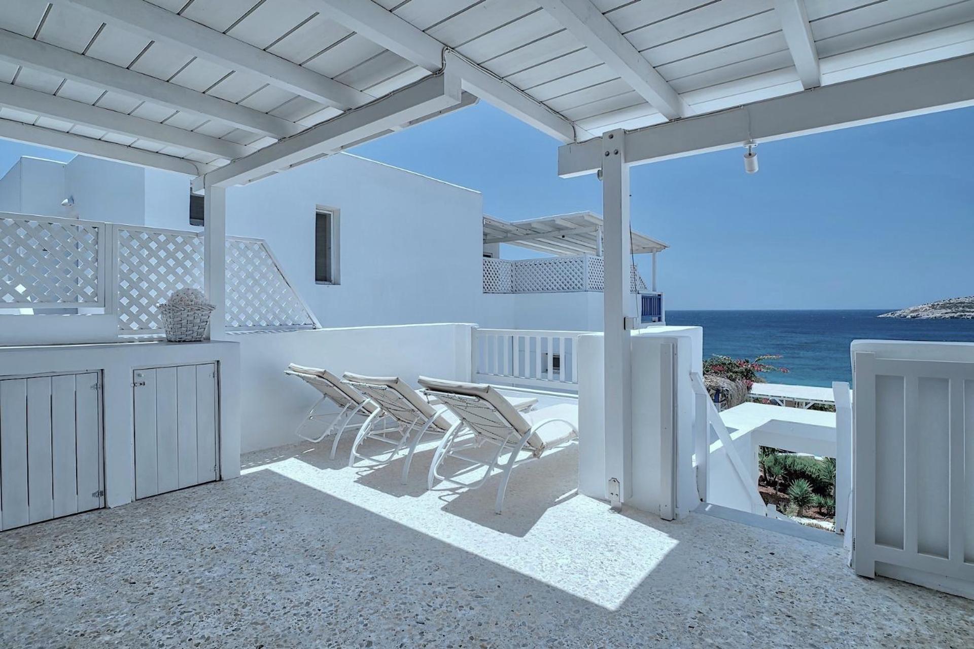 Blue Dolphin Antiparos Villas And Suites Agios Georgios  Экстерьер фото