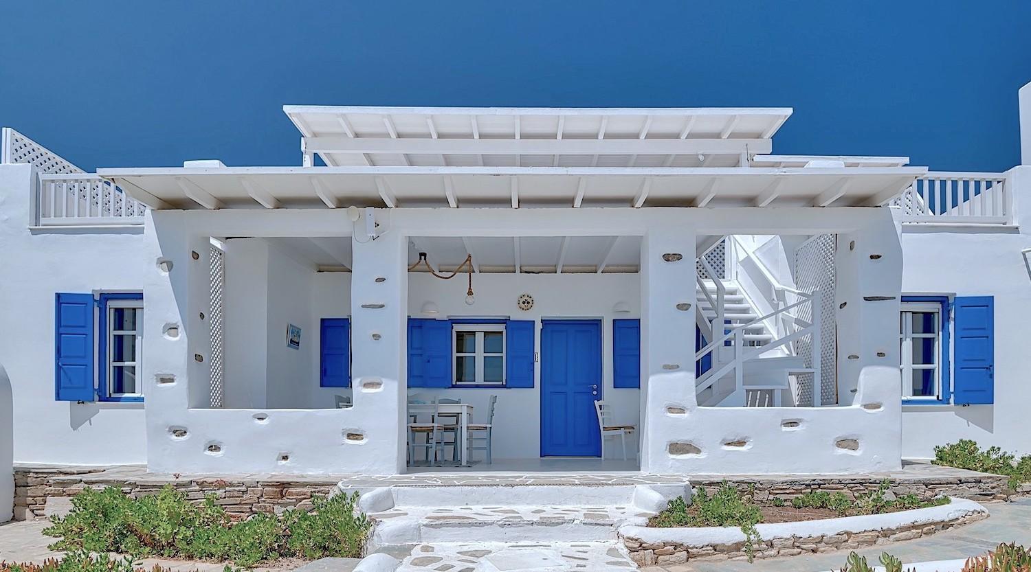 Blue Dolphin Antiparos Villas And Suites Agios Georgios  Экстерьер фото