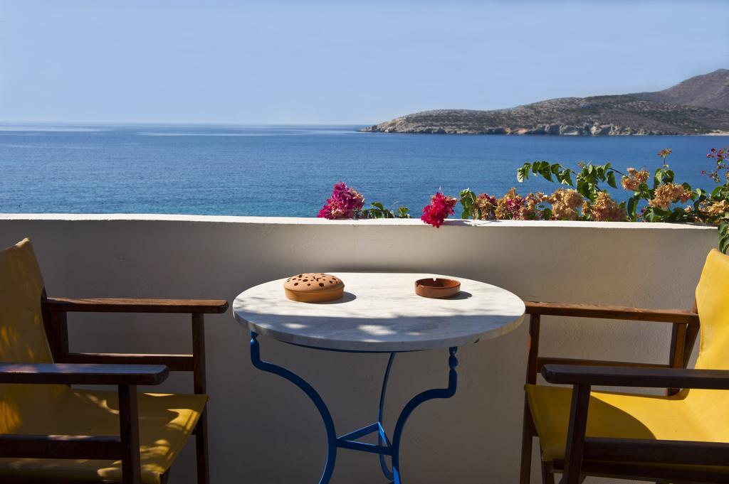 Blue Dolphin Antiparos Villas And Suites Agios Georgios  Экстерьер фото