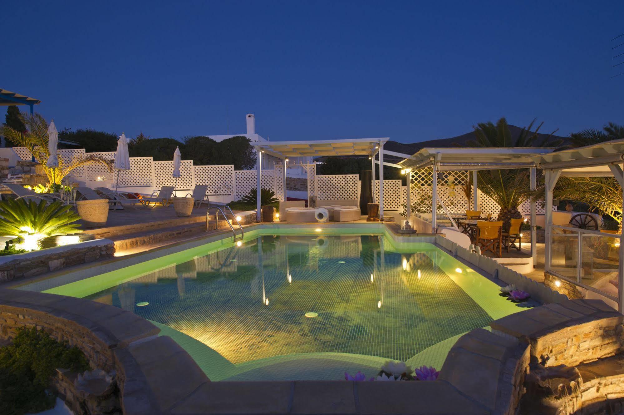 Blue Dolphin Antiparos Villas And Suites Agios Georgios  Экстерьер фото